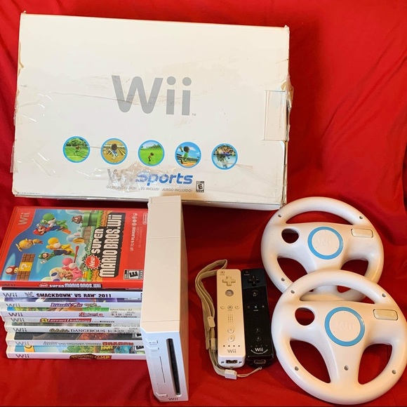 Nintendo Wii bundle - Picture 1 of 3